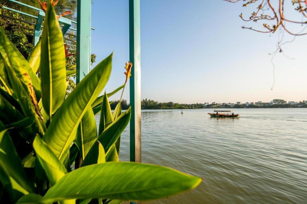 TRIPLE Riverside Villa Hotel HoiAn Hoi An Exterior foto